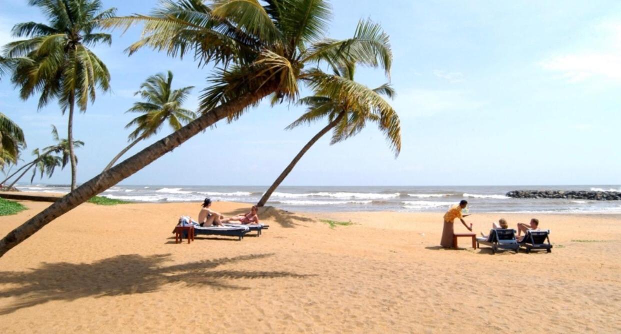 Shenys Beach Villa Negombo Exterior foto